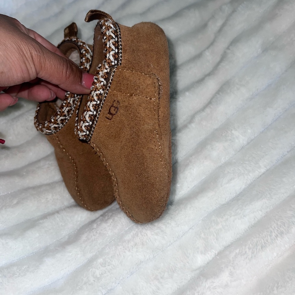 UGG Tasman Brown Kids size 4/5
